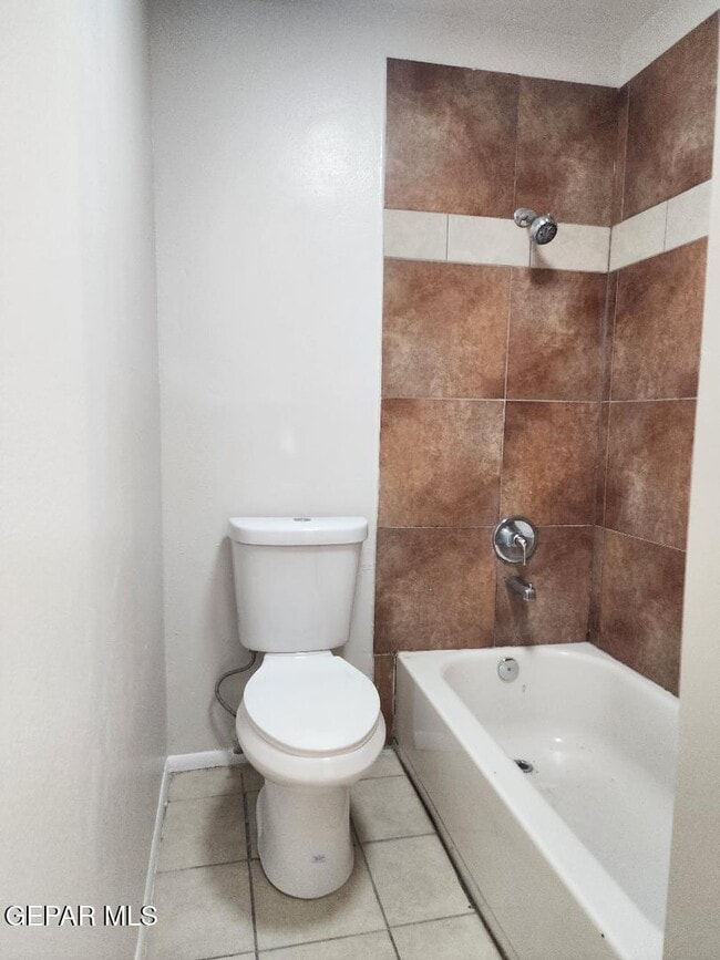 Building Photo - 2912 E Glen Dr