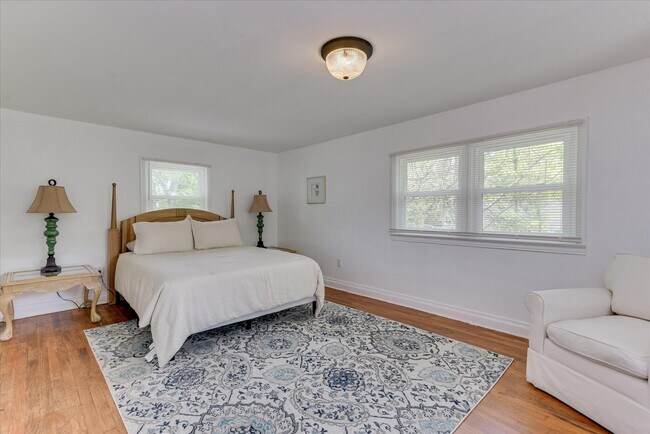 Building Photo - 1532 Colleton Ave SE