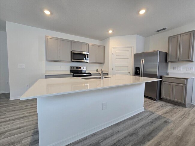 Building Photo - 8411 Madrid St