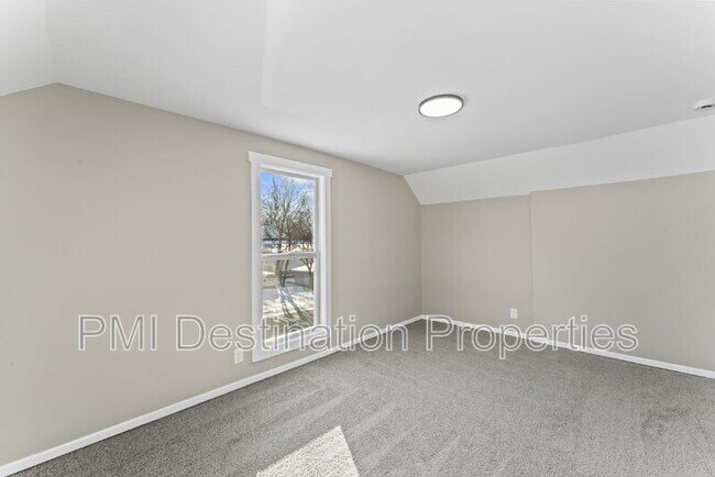 Building Photo - 811 N 10th St