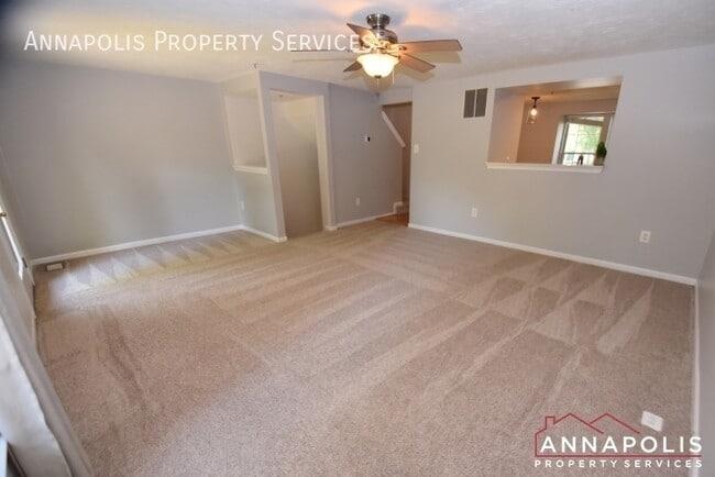 Building Photo - 571 Quaker Ridge Ct