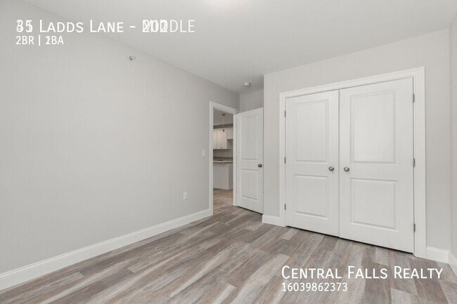 Building Photo - 35 Ladds Ln