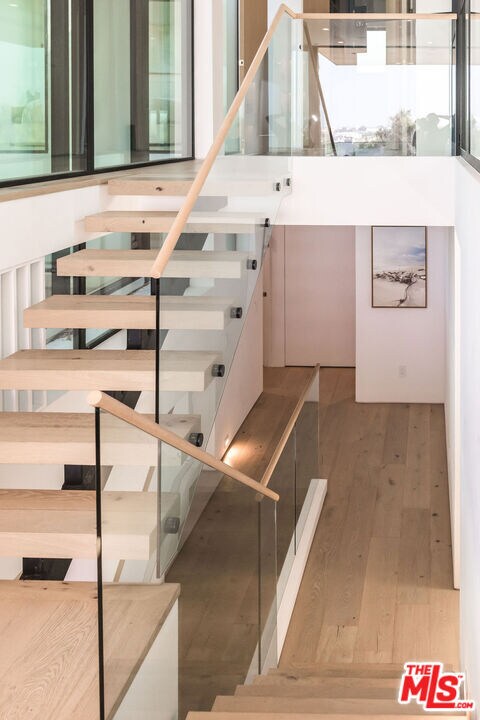 Building Photo - 606 N Ardmore Ave