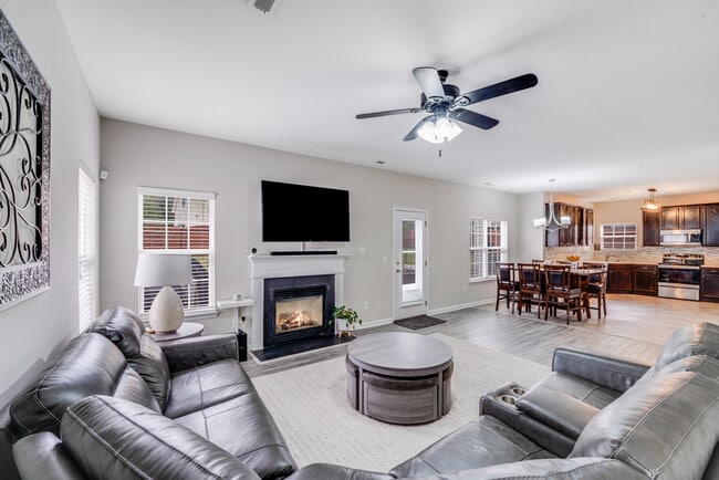 Living Room Kitchen - 9535 Currier Rd