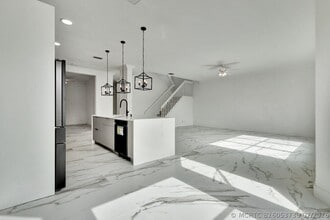Building Photo - 9334 Madewood Ct