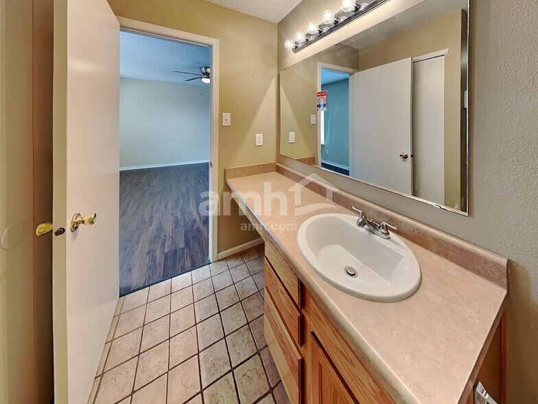 Building Photo - 3230 Abaca Ct