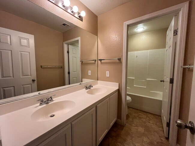 Building Photo - 8988 Winchester Ridge St