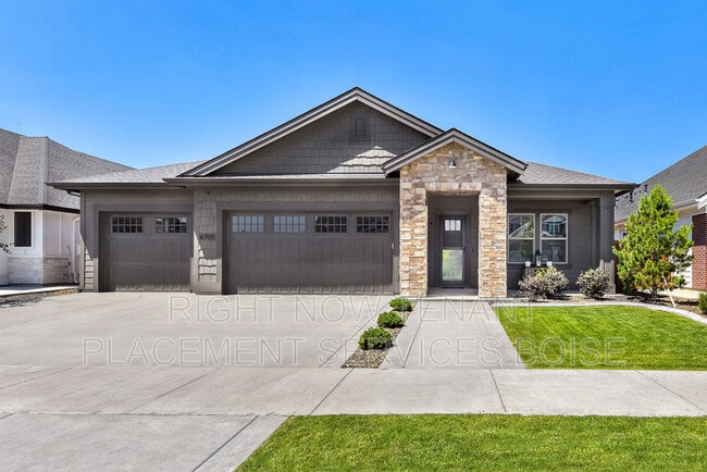 Primary Photo - 6705 N Elmstone Way