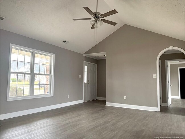 Building Photo - 120 Clearbrook Pl