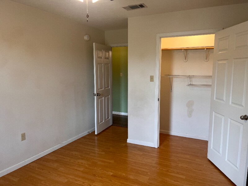 Building Photo - 1705 Briarwood St