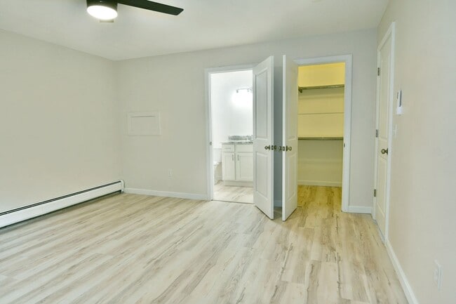 Building Photo - 920-922-922 Cynthia Ct