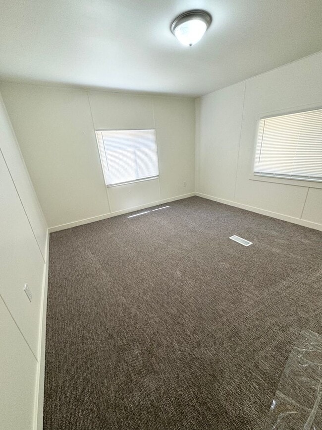 Building Photo - 3 Bedroom 2 Bathroom for Rent