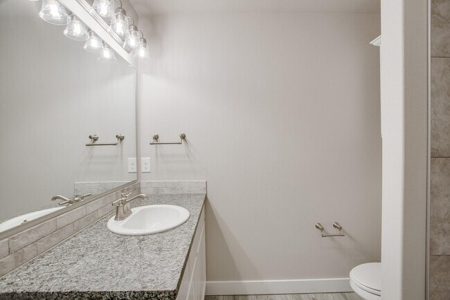 Building Photo - 1905 140th St