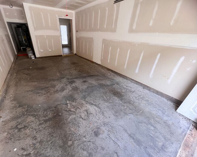 Building Photo - Gorgeous 3 bedroom, 2 1/2 bathroom two-story home in Winston Salem