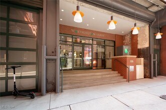 Building Photo - 725 Johnson Ct