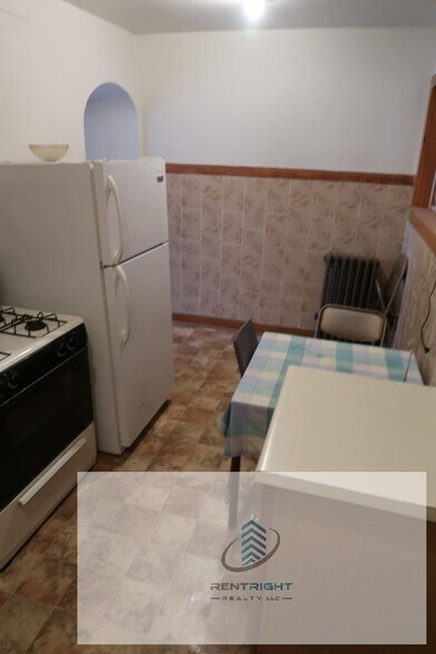 Building Photo - 5039 N Springfield Ave