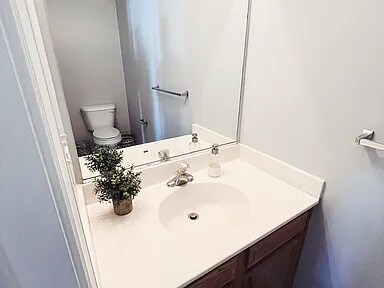 Building Photo - 15 Colossians Ct