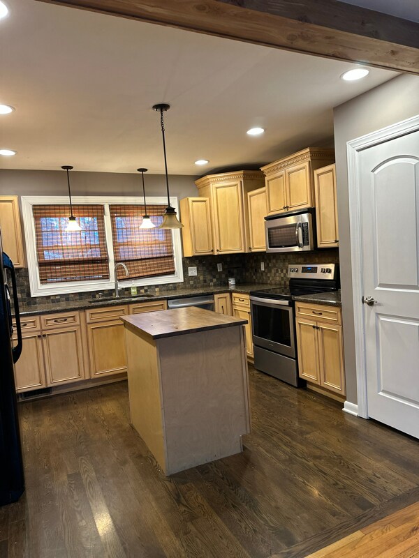 Building Photo - 718 Woodhill Dr