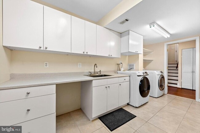Building Photo - 2909 Espana Ct