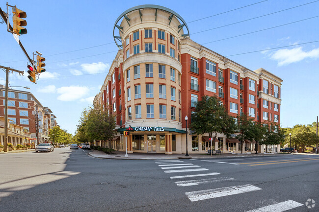 The Westlee at 2200 N Westmoreland Street - The Westlee