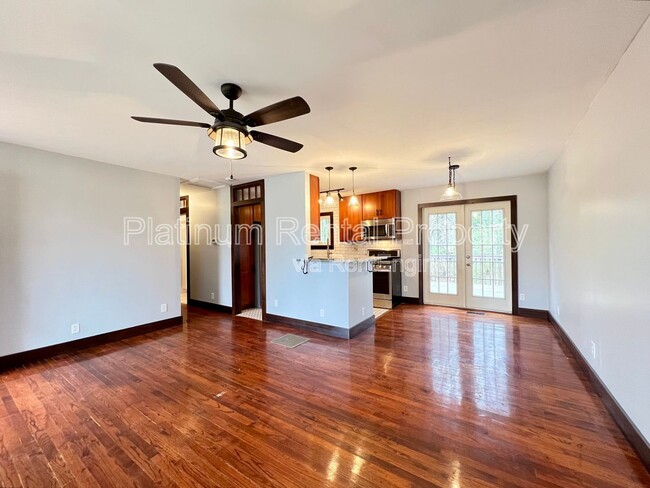 Building Photo - 651 Seminole Pl