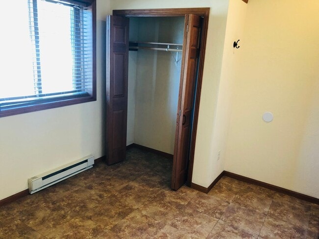 Building Photo - 1810 4th Ave NW