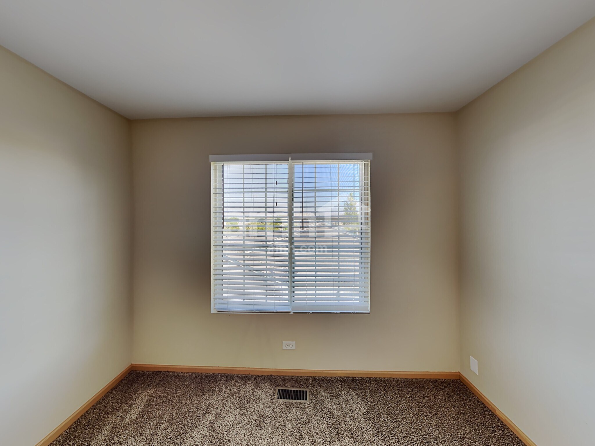 Building Photo - 39861 Waterloo Dr