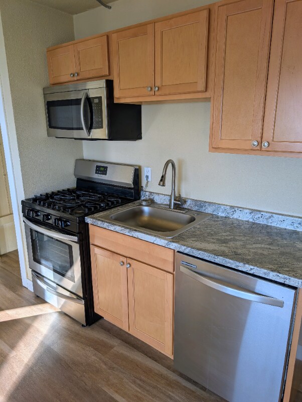 Building Photo - 618 Gambell St