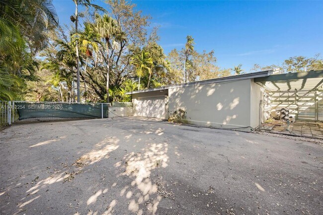 Building Photo - 6630 SW 102nd St