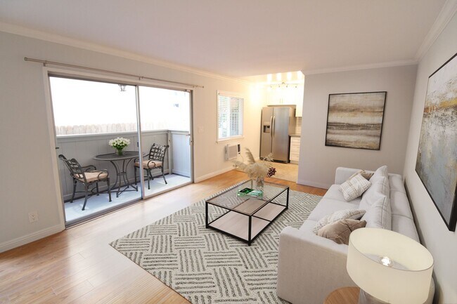 Building Photo - 11728 Kiowa Ave