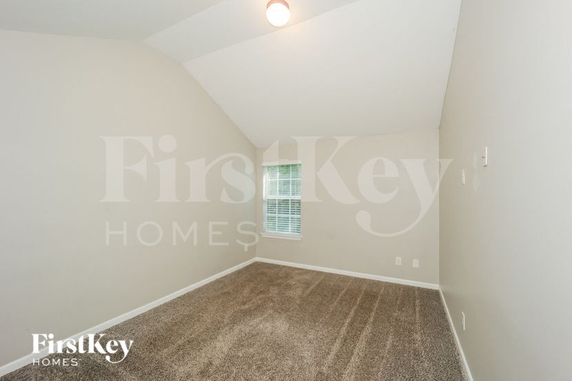 Building Photo - 7864 Wrotham Cir