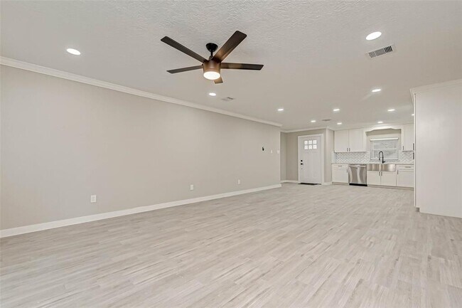 Building Photo - 1508 E Red Cedar Cir