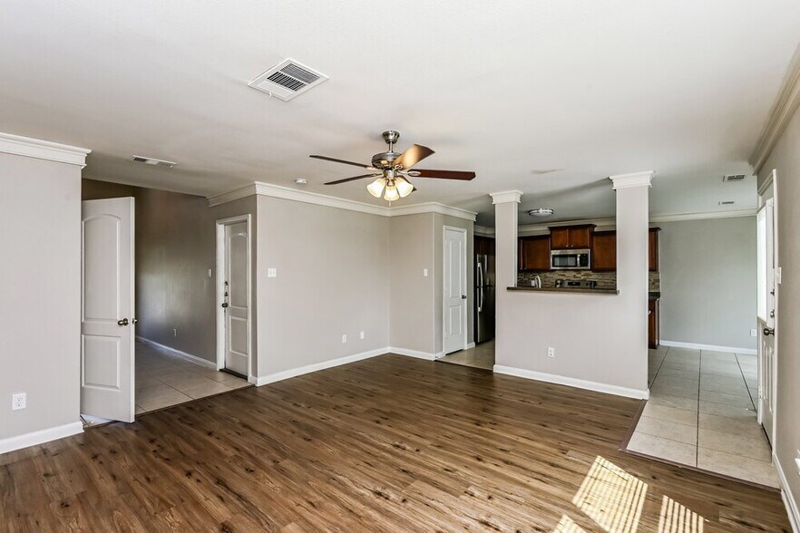 Building Photo - 8916 Highland Orchard Dr