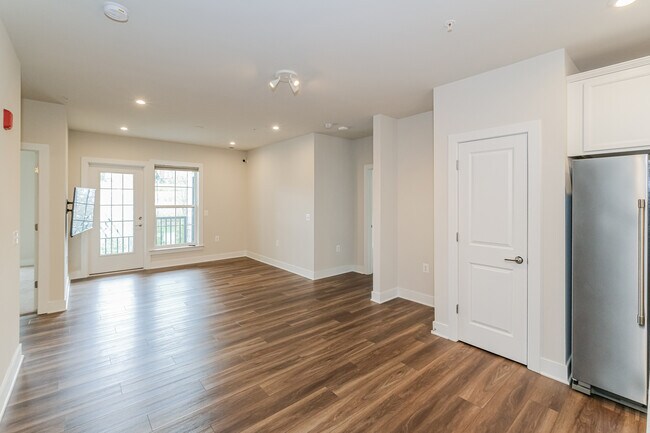 Building Photo - 102 St Ives Pl