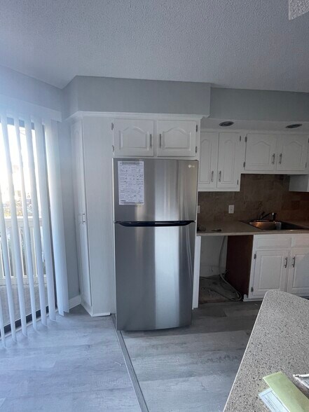 Building Photo - 4222 Pinehurst Cir