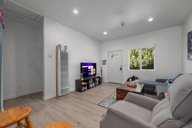 Building Photo - 5156 Brockbank Pl