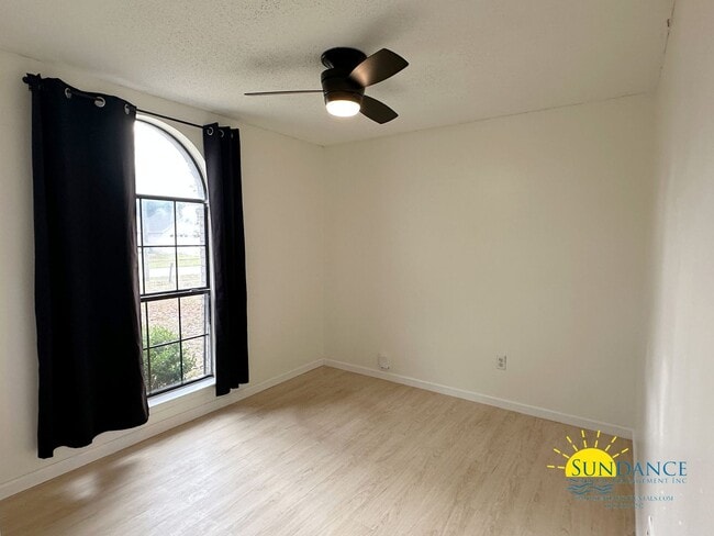 Building Photo - Updated 4 Bedroom Home in Navarre