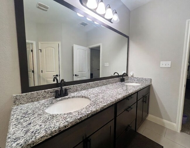 Building Photo - AVAILABLE NOW; APPLY AT OUR WEBSITE TODAY!!