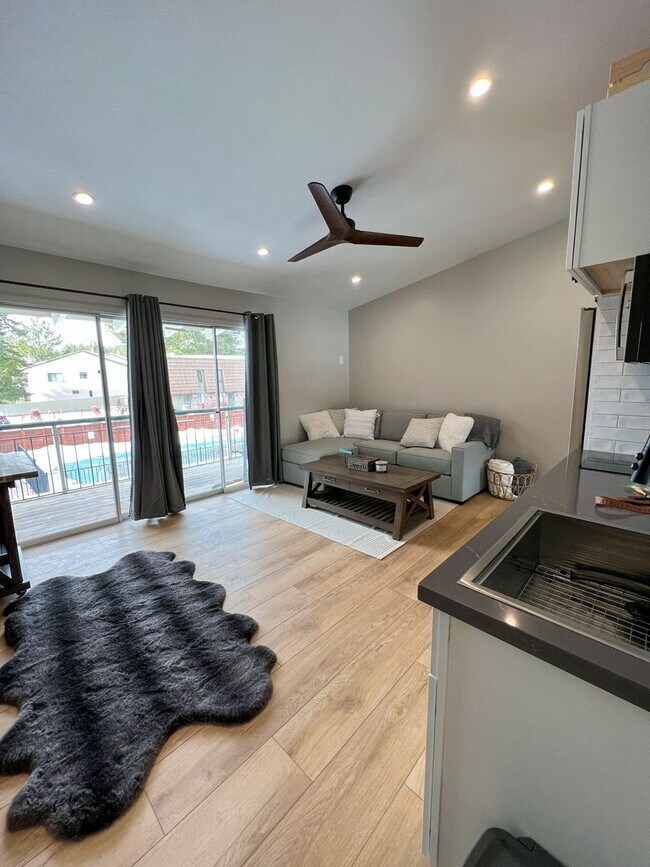 Building Photo - 7610 N Lake Blvd