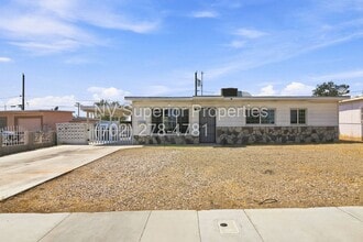 Building Photo - 1315 Oakwood Ave