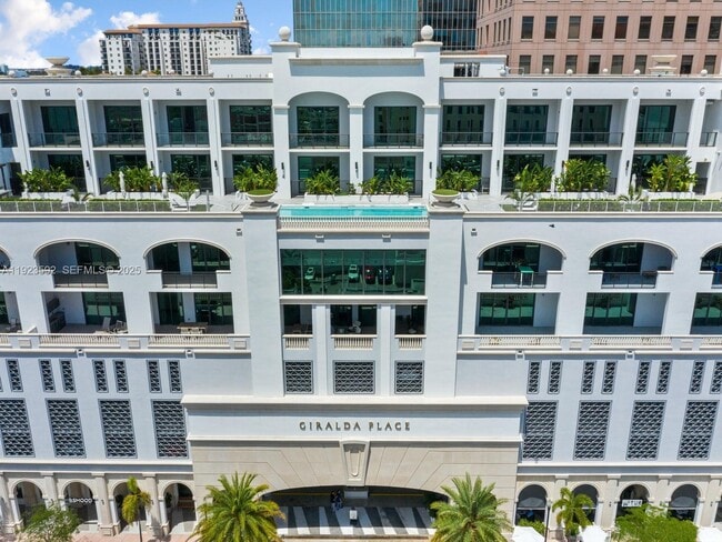 Building Photo - 275 Giralda Ave