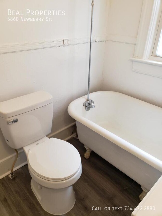 Building Photo - 5860 Newberry St