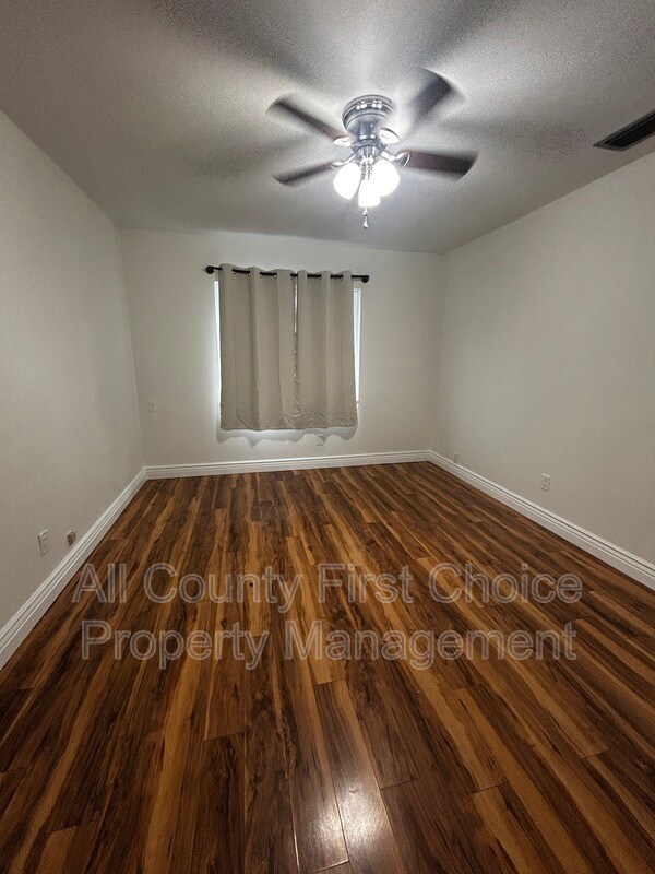 Building Photo - 9369 93rd Ave