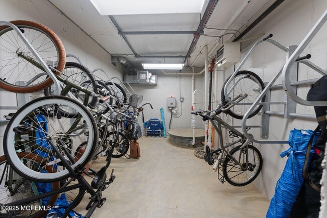 Building Photo - 215 2nd Ave