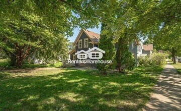 Building Photo - Cozy 3 bed 1.5 bath duplex unit in Hastings