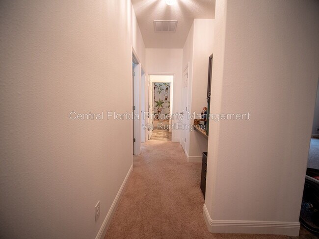 Building Photo - 9861 Lenox St
