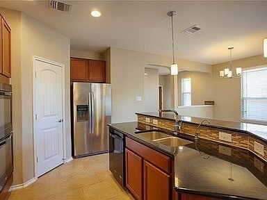 Building Photo - 1101 Amazon Lilly Cove