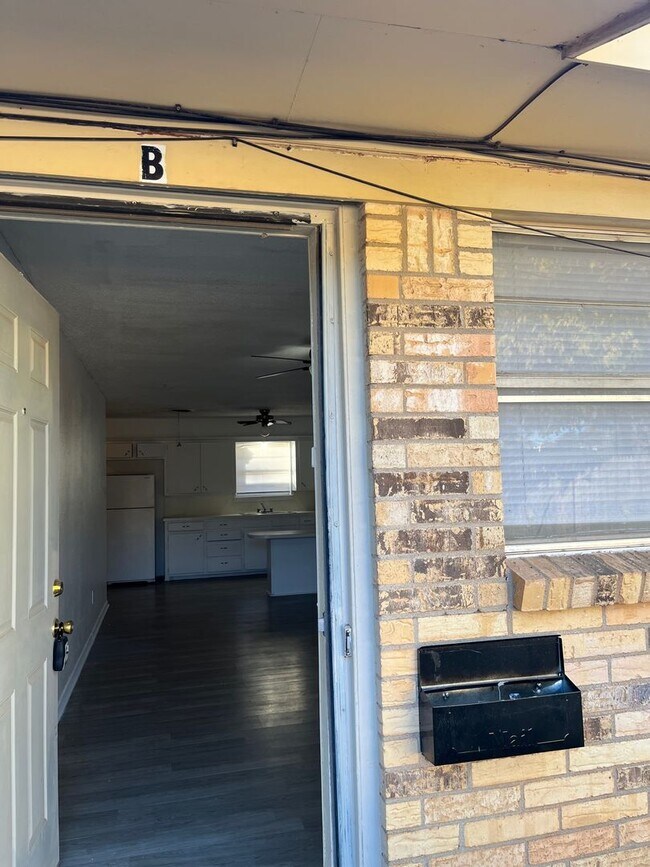 Building Photo - 1612 58th St