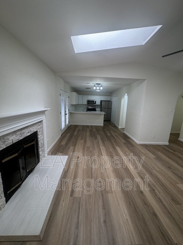 Building Photo - 4830 Aquamarine Dr NE