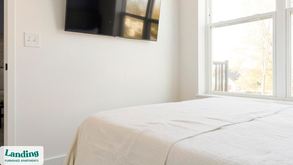 Building Photo - 650 N Main St